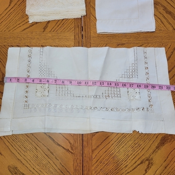 Bundle of Miscellaneous Vintage Linens & Lace - Picture 5 of 12
